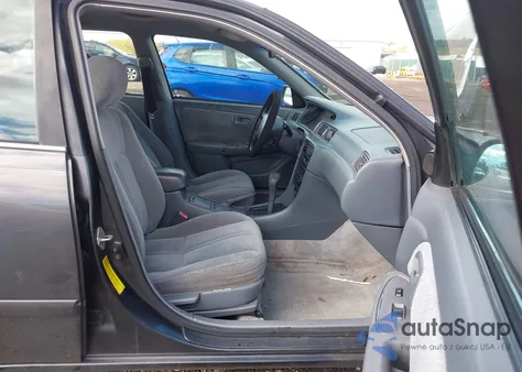 2000 Toyota Camry Le from USA, damaged, VIN 4T1BG28K3YU730748